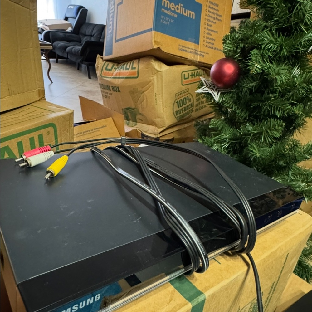 Samsung Black Media Player with Cables